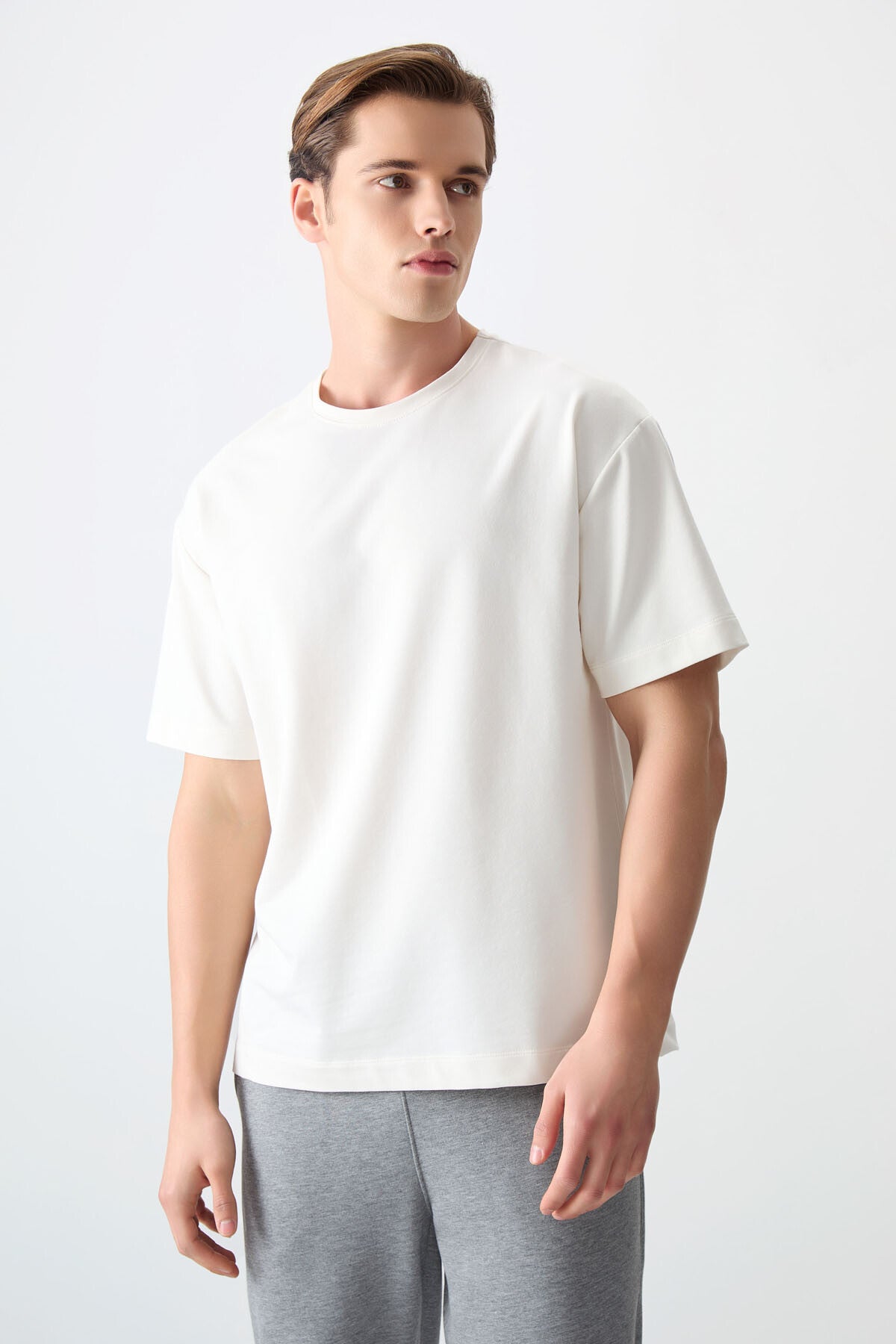 Image of Ekru Pamuklu Kalın Yumuşak Dokulu Oversize Fit Basic Erkek T-Shirt - 88377