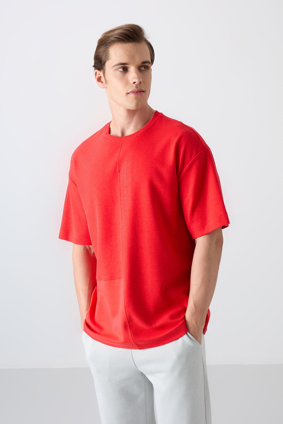 Image of Tricou bărbătesc Fiesta din bumbac gros, texturat, croială supradimensionată, de bază - 88337