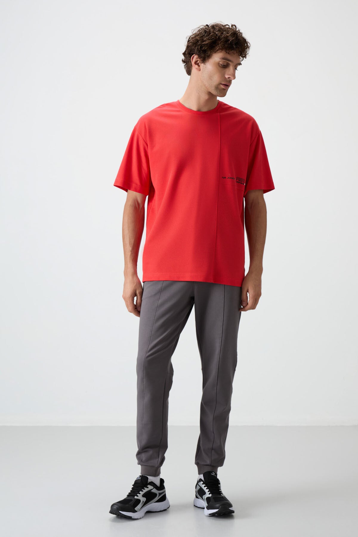 Image of Tricou bărbătesc Fiesta din bumbac gros, texturat, cu croială supradimensionată, imprimat - 88370