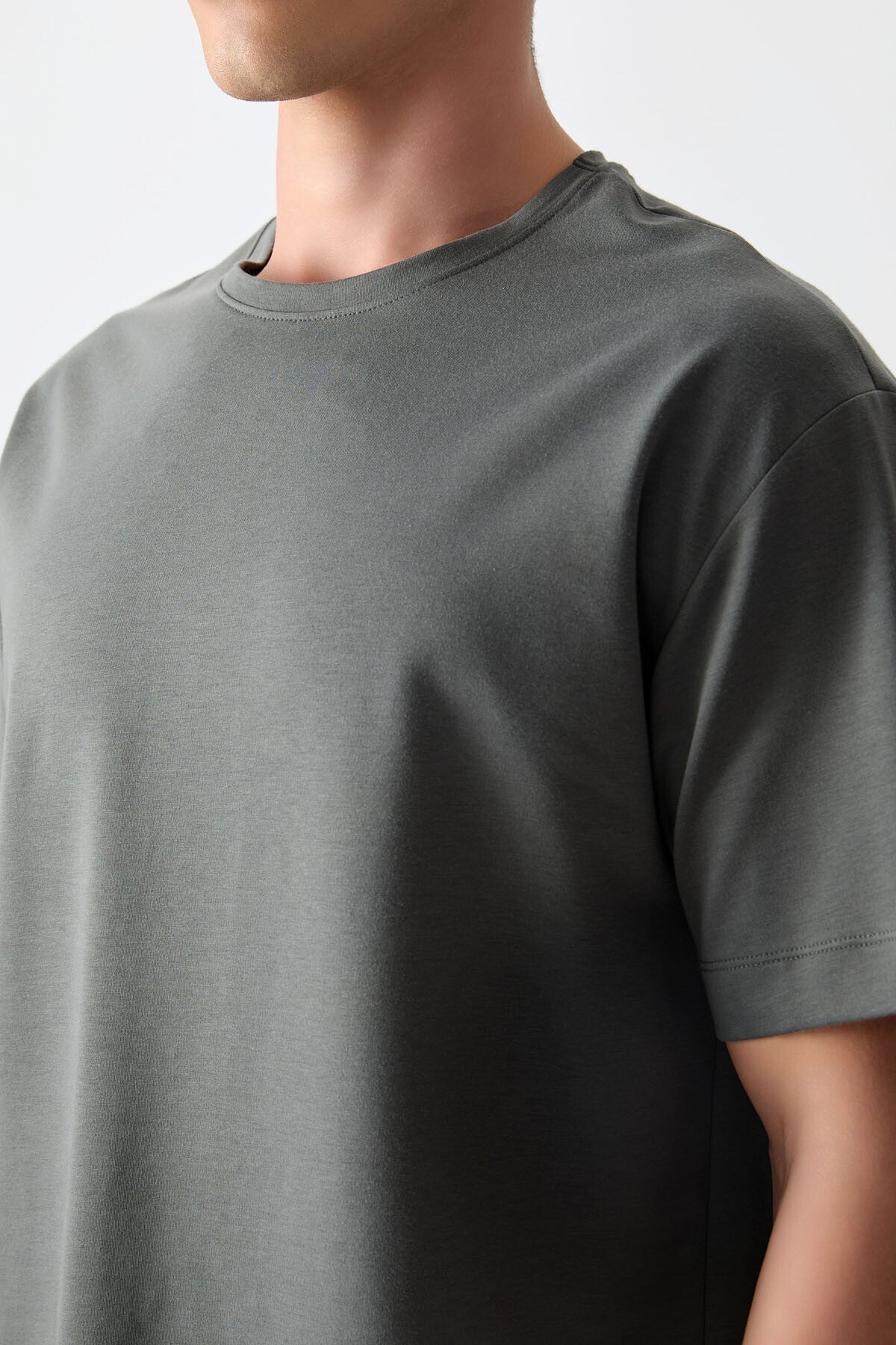 Image of Haki Pamuklu Kalın Yumuşak Dokulu Oversize Fit Basic Erkek T-Shirt - 88377