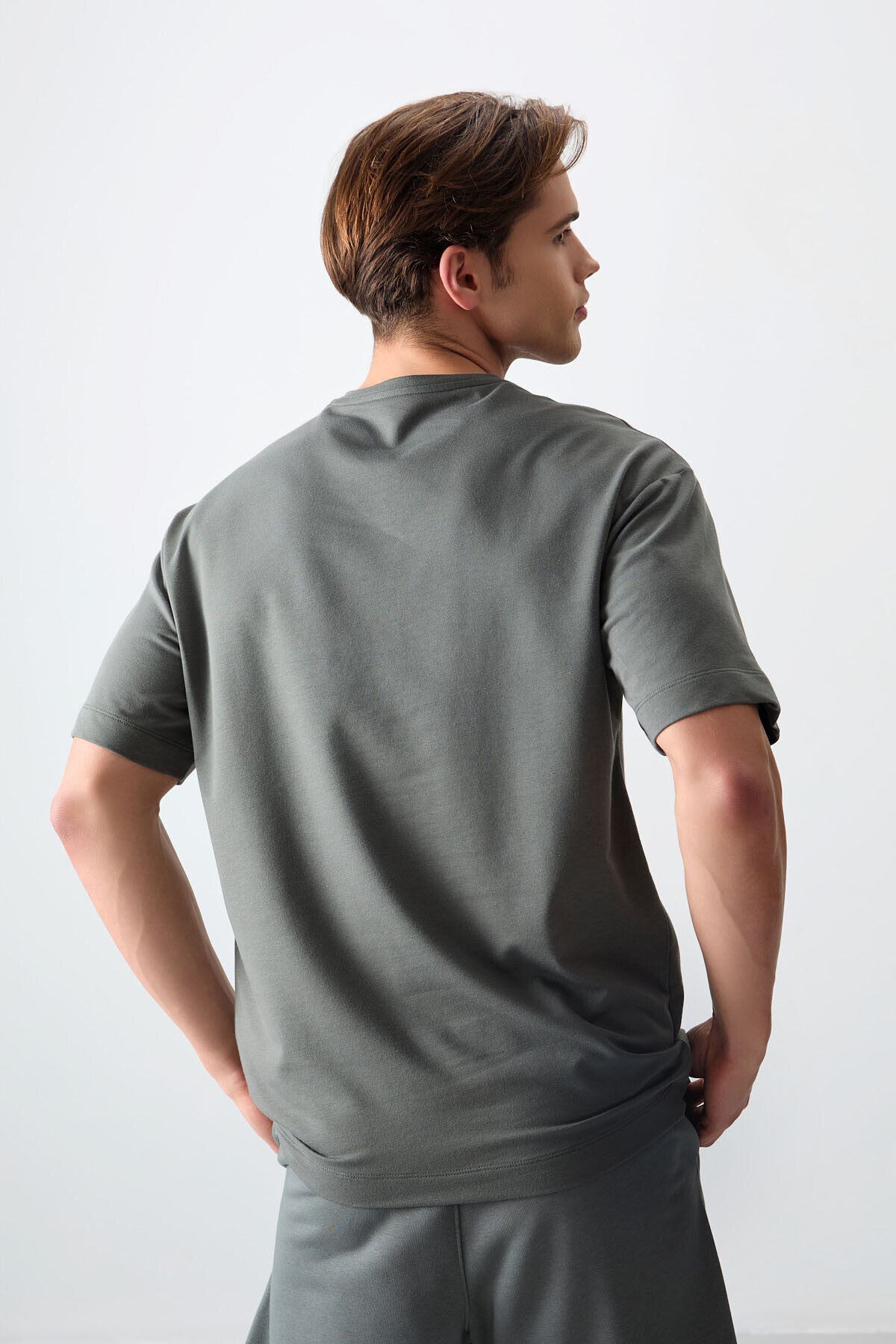 Image of Haki Pamuklu Kalın Yumuşak Dokulu Oversize Fit Basic Erkek T-Shirt - 88377