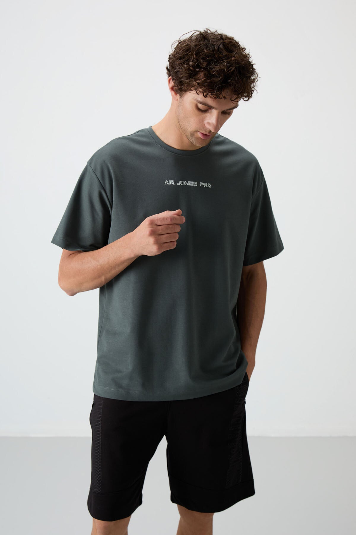 Image of Haki Pamuklu Kalın Yüzeyi Dokulu Oversize Fit  Baskılı Erkek T-Shirt - 88364