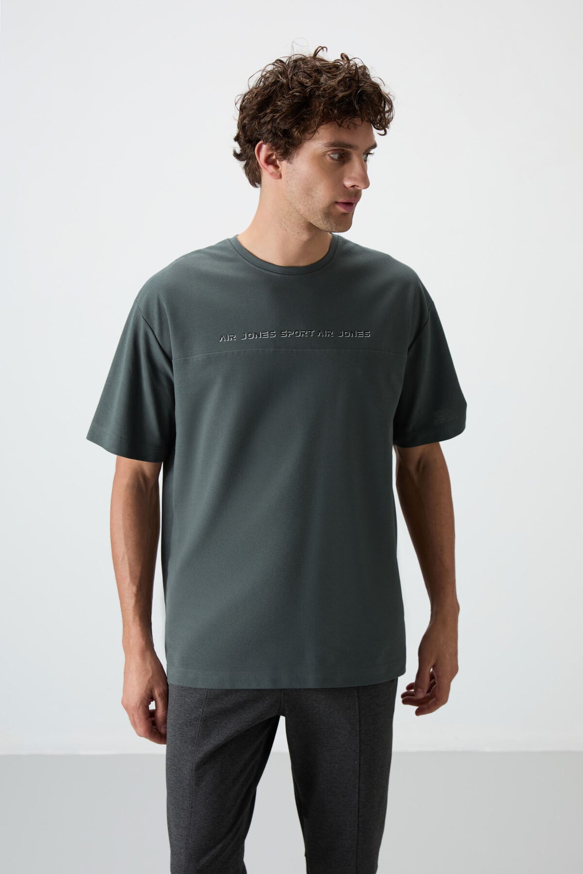 Image of Haki Pamuklu Kalın Yüzeyi Dokulu Oversize Fit  Baskılı Erkek T-Shirt - 88371