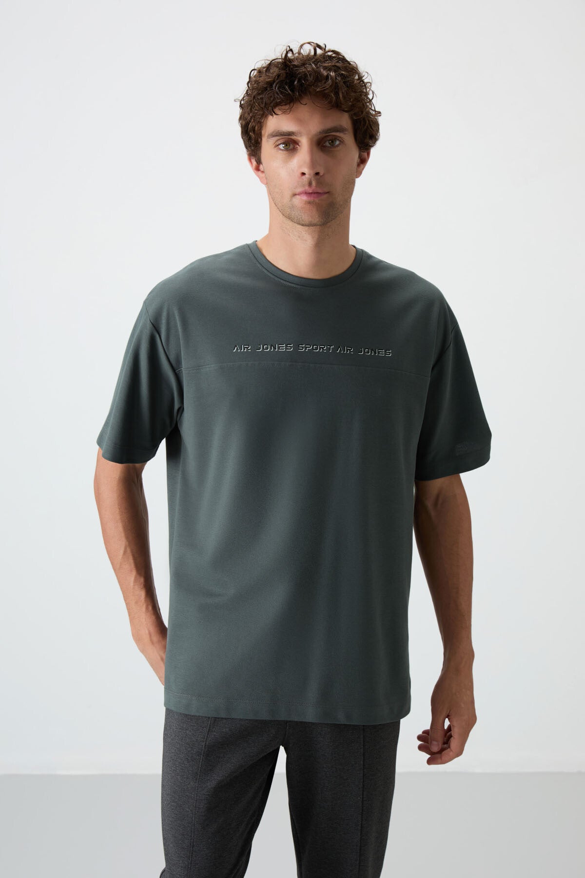 Image of Haki Pamuklu Kalın Yüzeyi Dokulu Oversize Fit  Baskılı Erkek T-Shirt - 88371