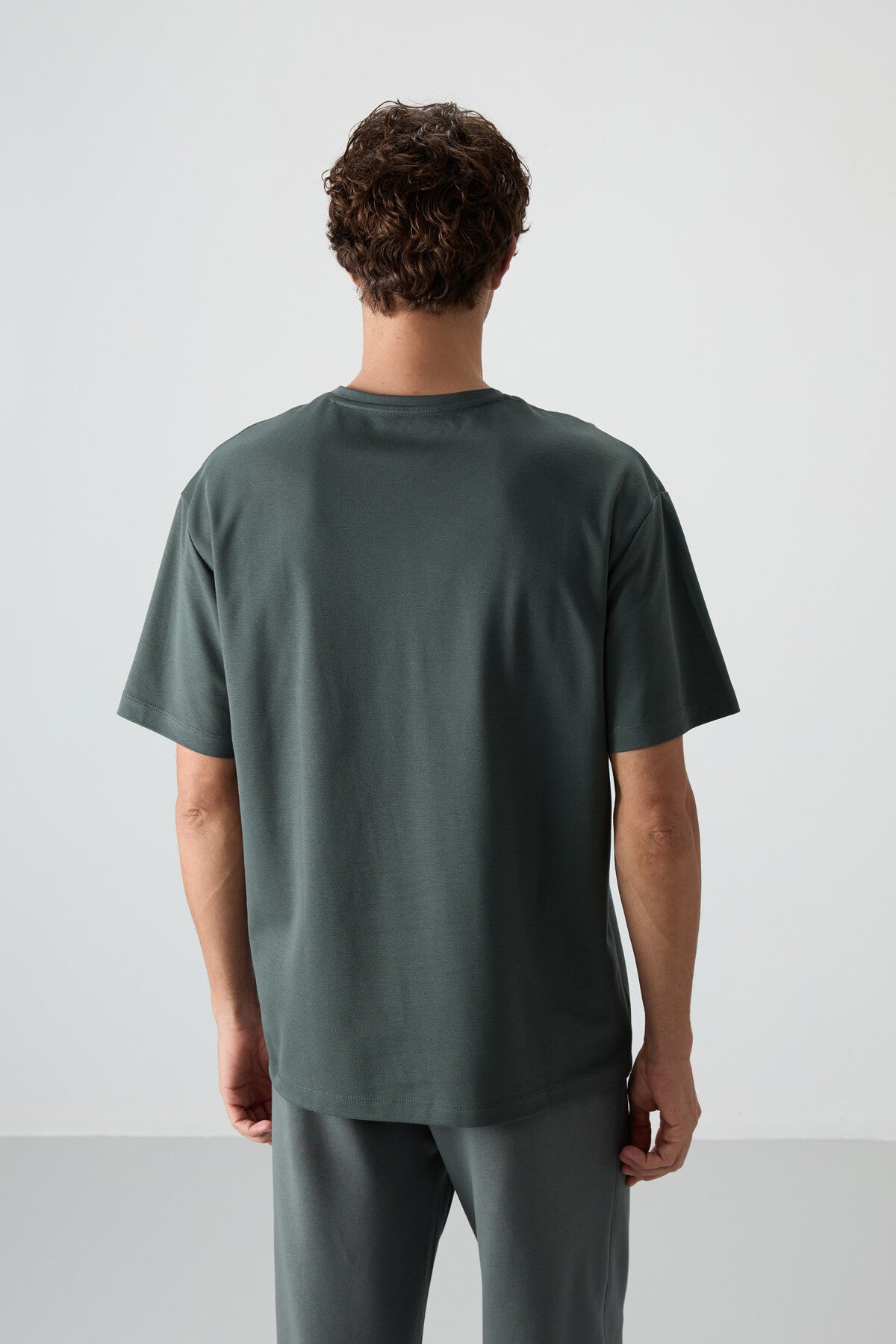 Image of Haki Pamuklu Kalın Yüzeyi Dokulu Oversize Fit  Baskılı Erkek T-Shirt - 88372