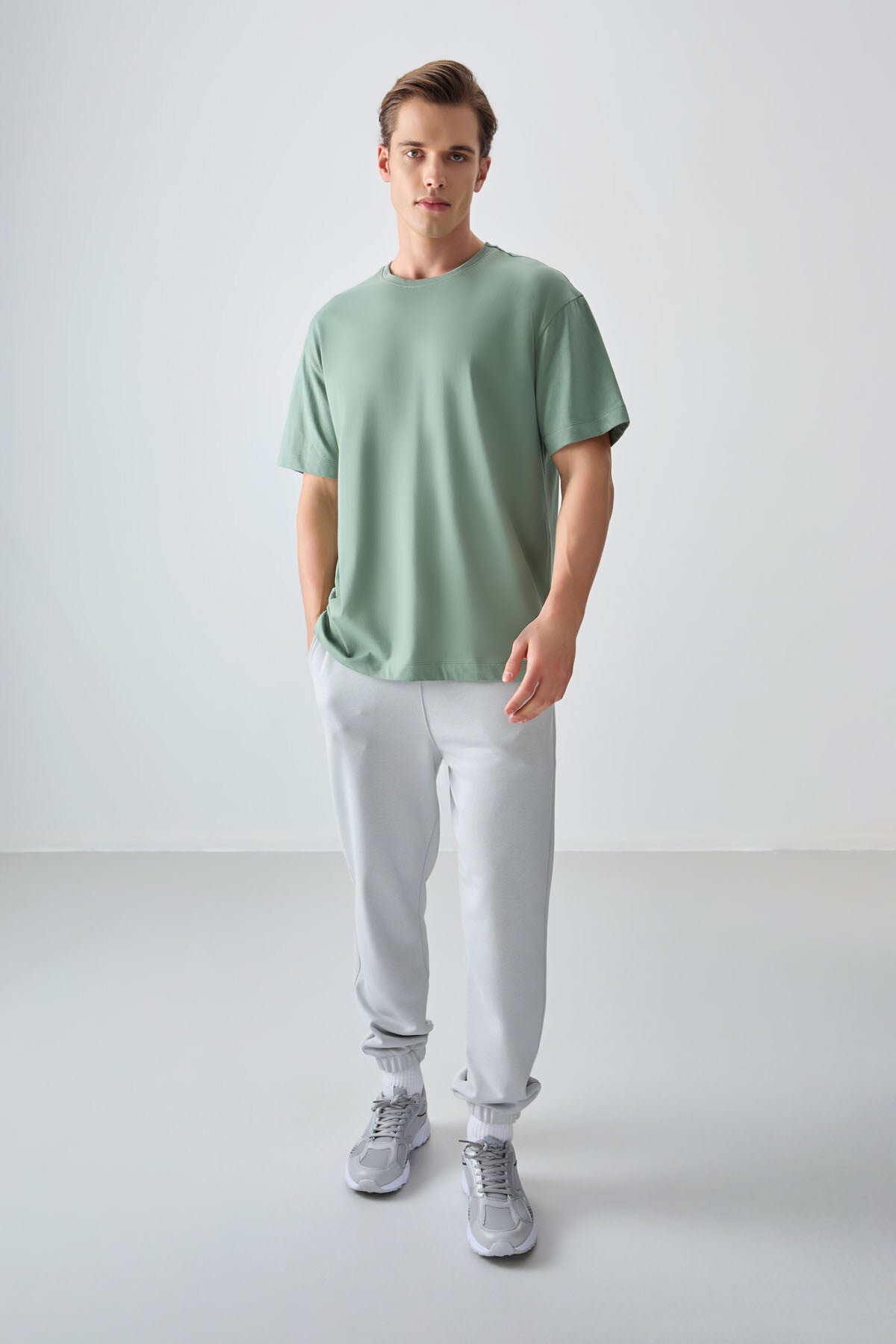 Image of Açık Yeşil %100 Pamuk Kalın Yumuşak Dokulu Oversize Fit Basic Erkek T-Shirt - 88353