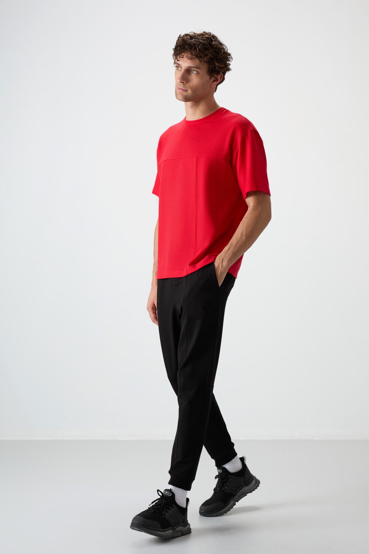Image of Kırmızı Waffle İnterlok Yüzeyi Dokulu Oversize Fit Basic Erkek T-Shirt - 88380