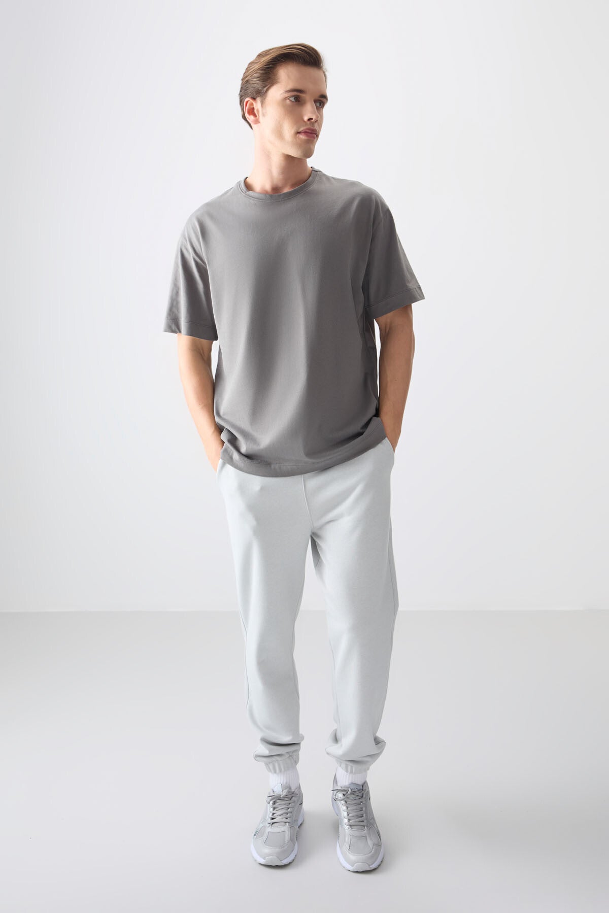 Image of Koyu Gri %100 Pamuk Kalın Yumuşak Dokulu Oversize Fit Basic Erkek T-Shirt - 88353