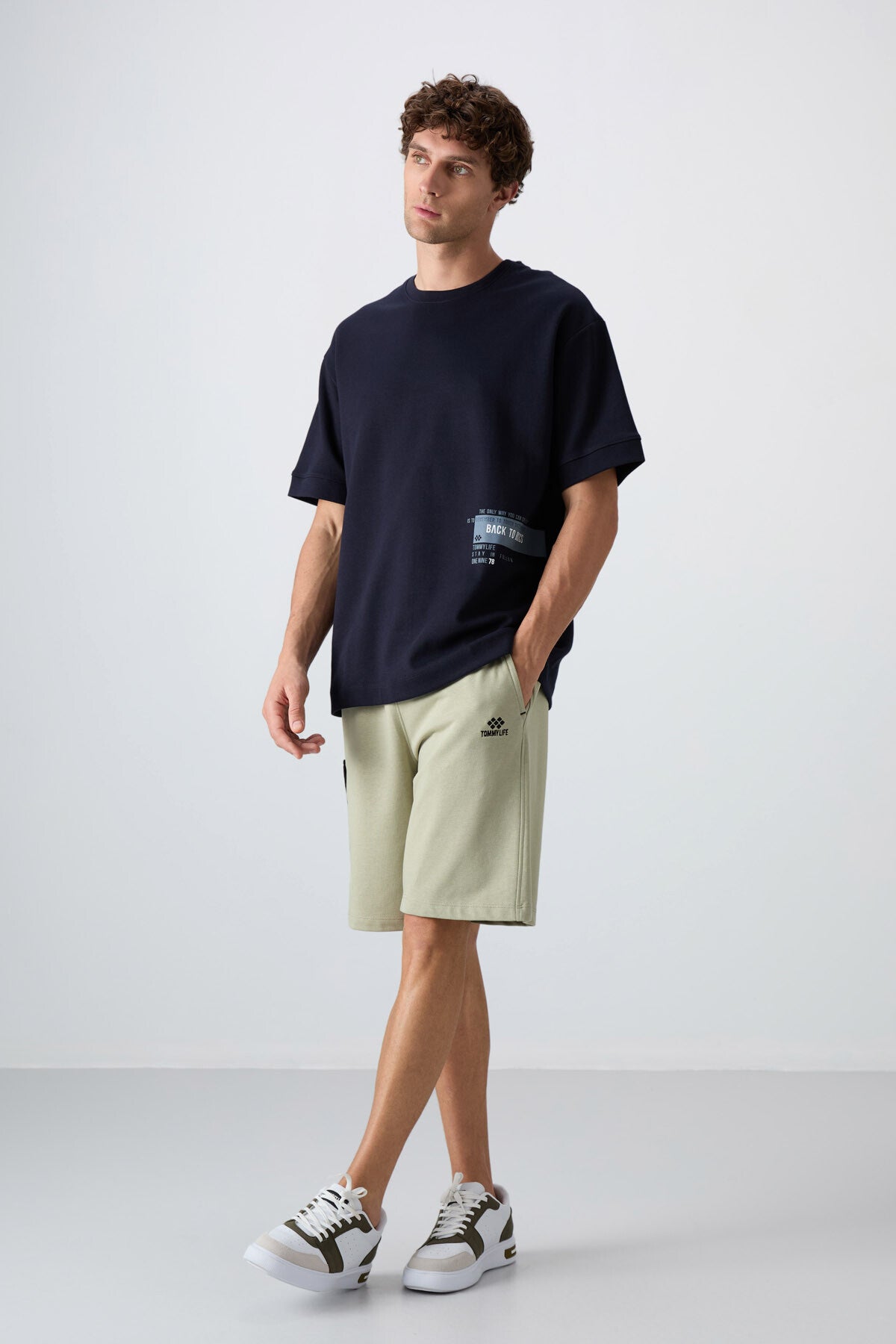 Image of Lacivert Pamuklu Kalın Yumuşak Dokulu Oversize Fit Baskılı Erkek T-Shirt - 88322