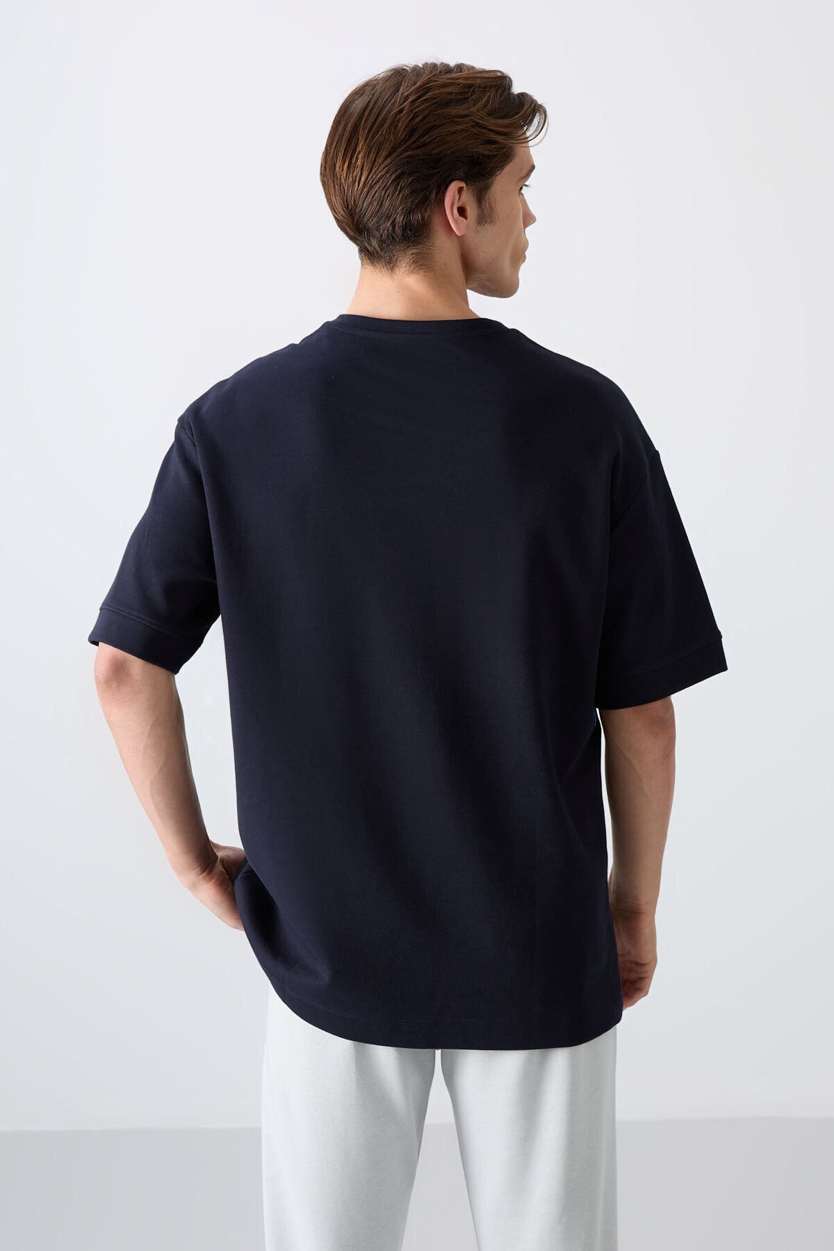 Image of Lacivert Pamuklu Kalın Yumuşak Dokulu Oversize Fit Baskılı Erkek T-Shirt - 88323