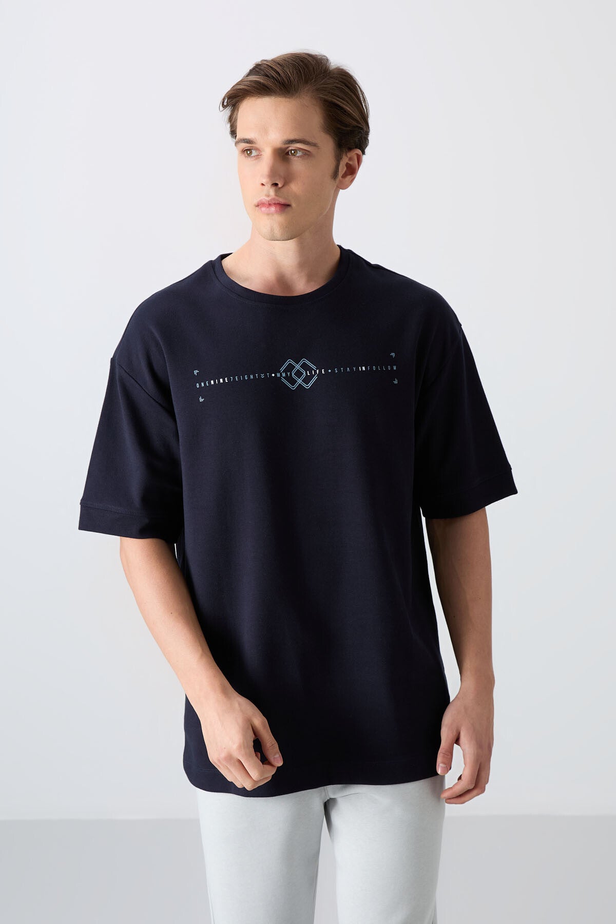 Image of Lacivert Pamuklu Kalın Yumuşak Dokulu Oversize Fit Baskılı Erkek T-Shirt - 88323