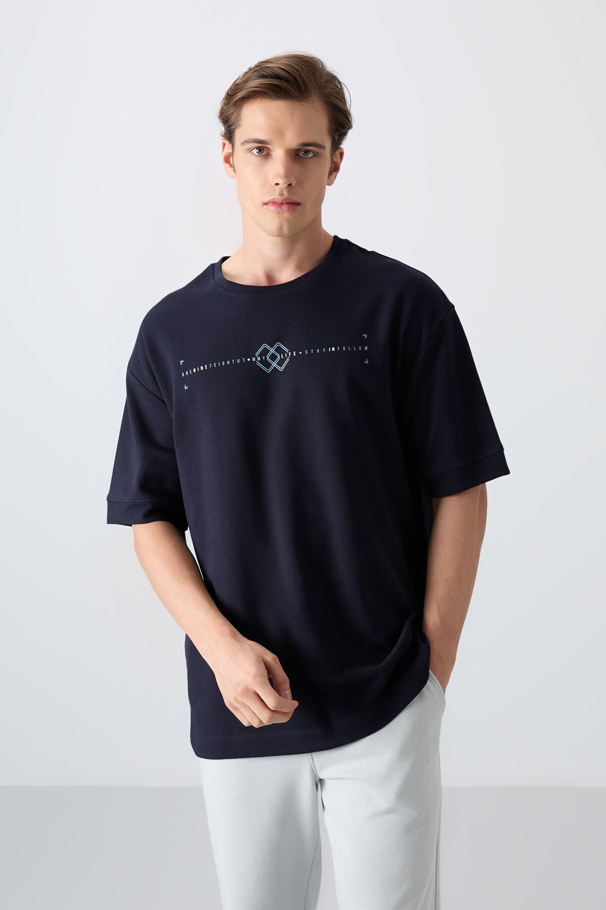 Image of Lacivert Pamuklu Kalın Yumuşak Dokulu Oversize Fit Baskılı Erkek T-Shirt - 88323