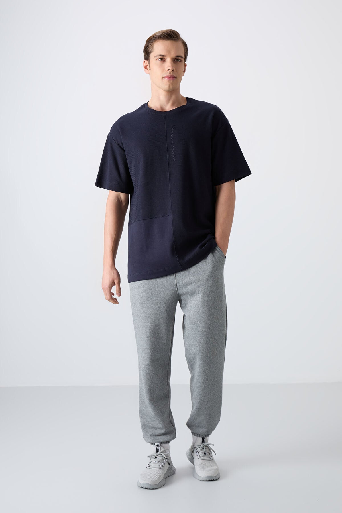 Image of Lacivert Pamuklu Kalın Yüzeyi Dokulu Oversize Fit Basic Erkek T-Shirt - 88337