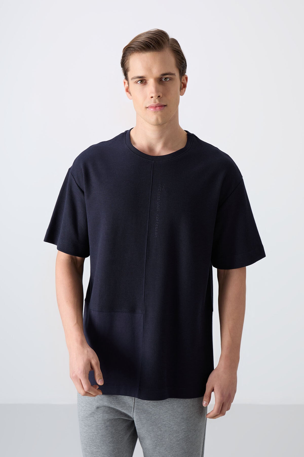 Image of Lacivert Pamuklu Kalın Yüzeyi Dokulu Oversize Fit Basic Erkek T-Shirt - 88337