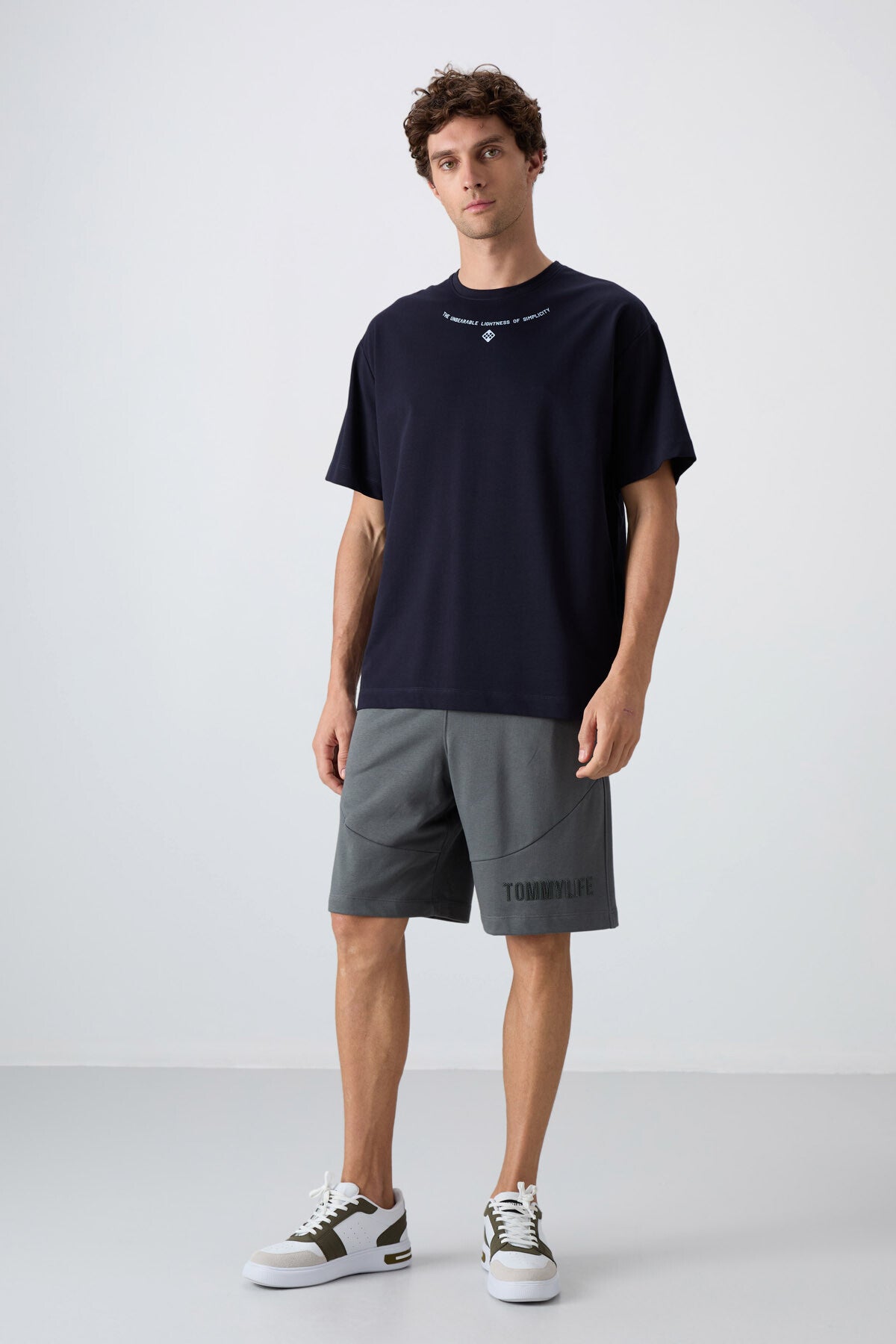 Image of Lacivert Pamuklu Kalın Yumuşak Dokulu Oversize Fit Baskılı Erkek T-Shirt - 88343