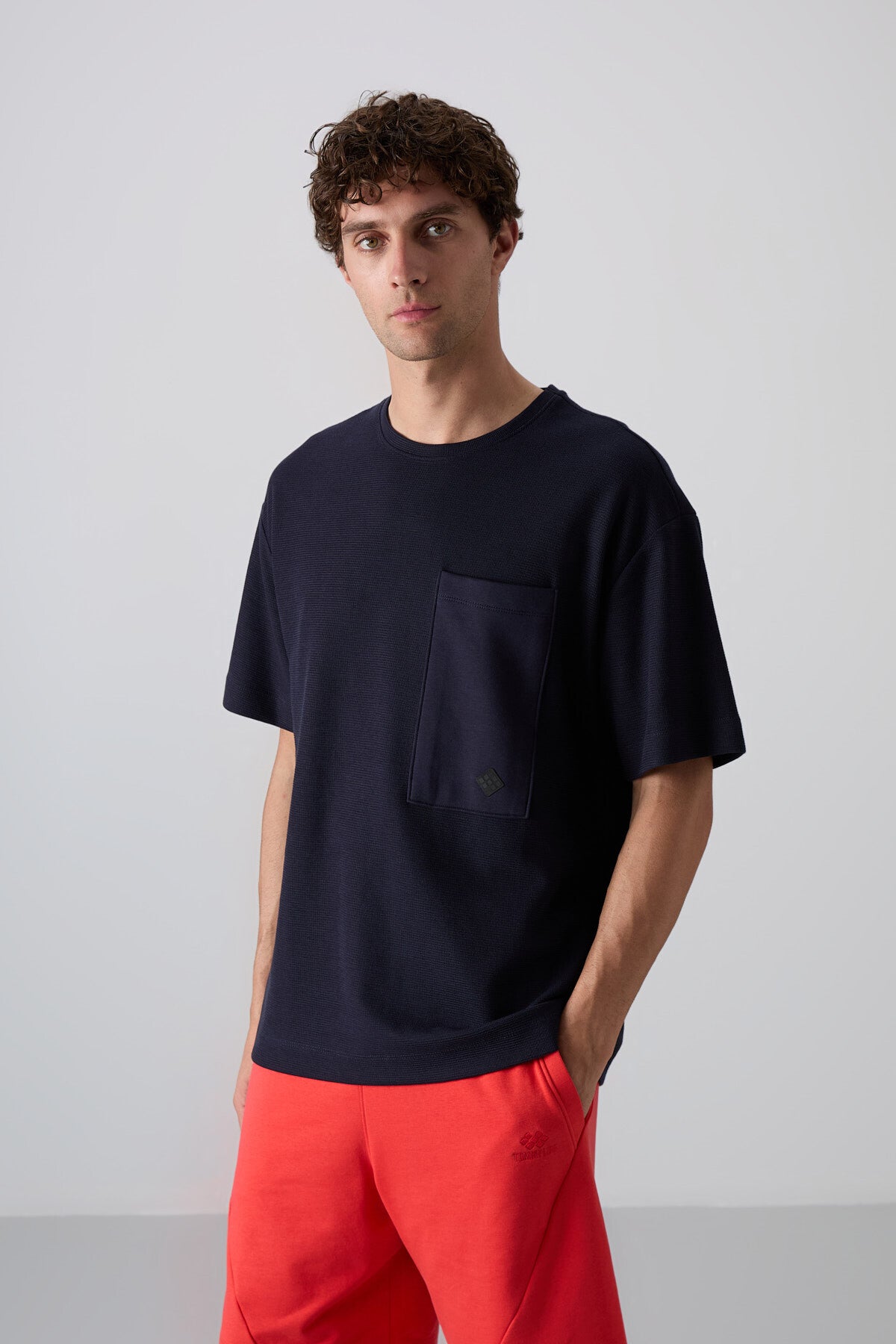 Image of Lacivert Pamuklu Kalın Yüzeyi Dokulu Oversize Fit Basic Erkek T-Shirt - 88341