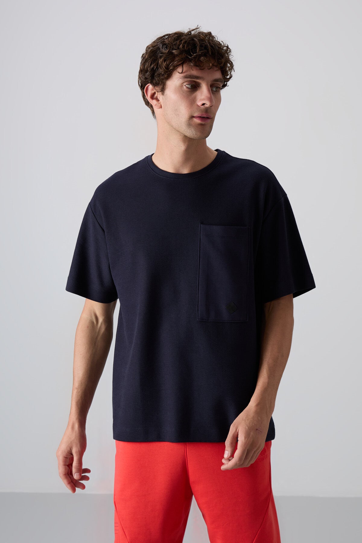 Image of Lacivert Pamuklu Kalın Yüzeyi Dokulu Oversize Fit Basic Erkek T-Shirt - 88341