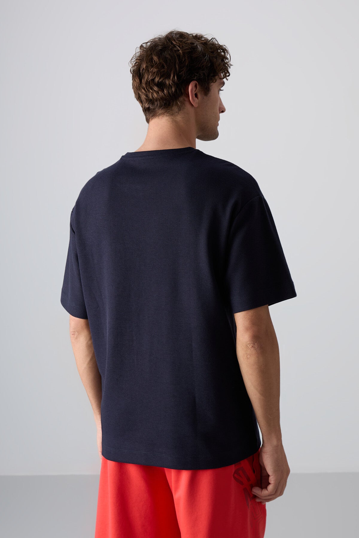 Image of Lacivert Pamuklu Kalın Yüzeyi Dokulu Oversize Fit Basic Erkek T-Shirt - 88341