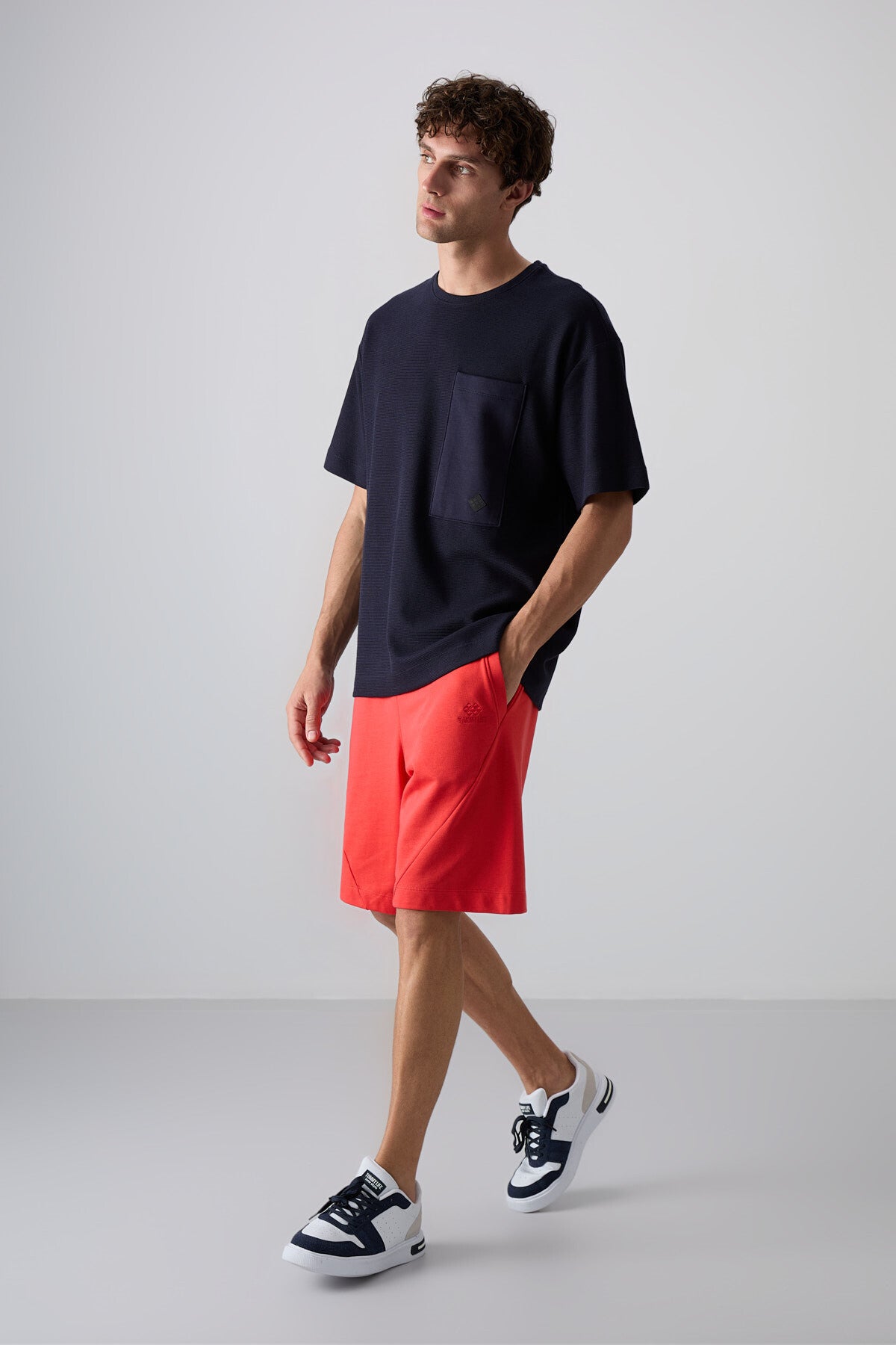 Image of Lacivert Pamuklu Kalın Yüzeyi Dokulu Oversize Fit Basic Erkek T-Shirt - 88341