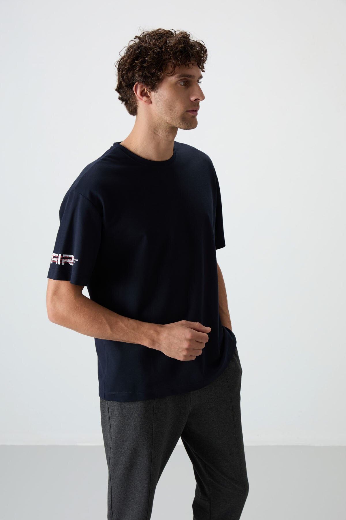 Image of Lacivert Pamuklu Kalın Yüzeyi Dokulu Oversize Fit  Baskılı Erkek T-Shirt - 88369