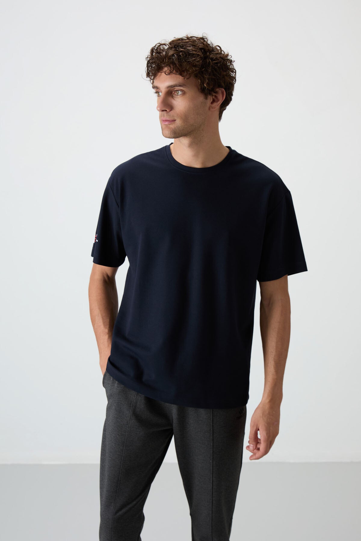 Image of Lacivert Pamuklu Kalın Yüzeyi Dokulu Oversize Fit  Baskılı Erkek T-Shirt - 88369
