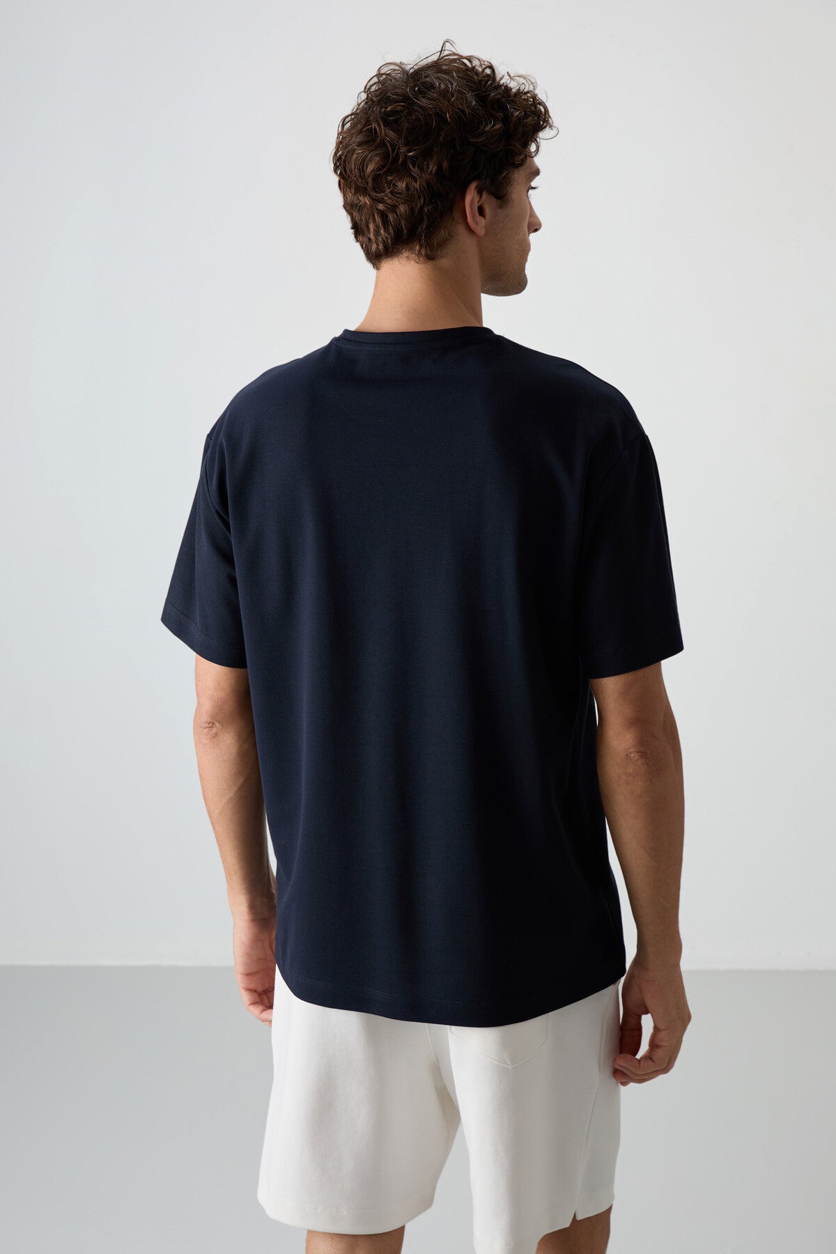 Image of Lacivert Pamuklu Kalın Yüzeyi Dokulu Oversize Fit  Baskılı Erkek T-Shirt - 88370