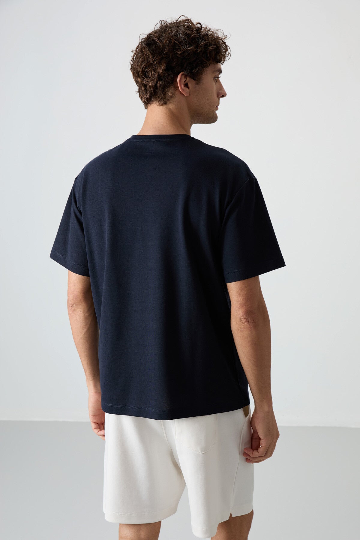 Image of Lacivert Pamuklu Kalın Yüzeyi Dokulu Oversize Fit  Baskılı Erkek T-Shirt - 88372