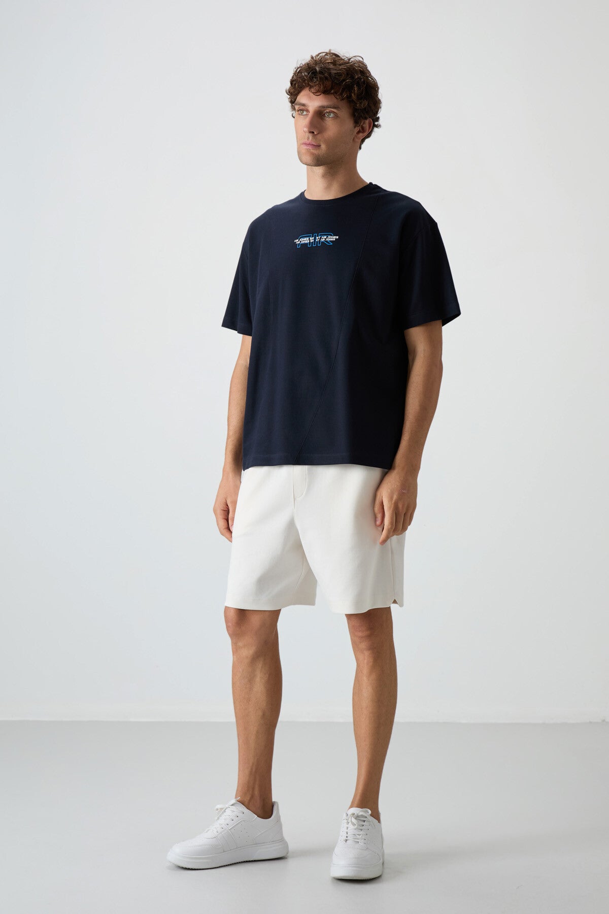 Image of Lacivert Pamuklu Kalın Yüzeyi Dokulu Oversize Fit  Baskılı Erkek T-Shirt - 88372
