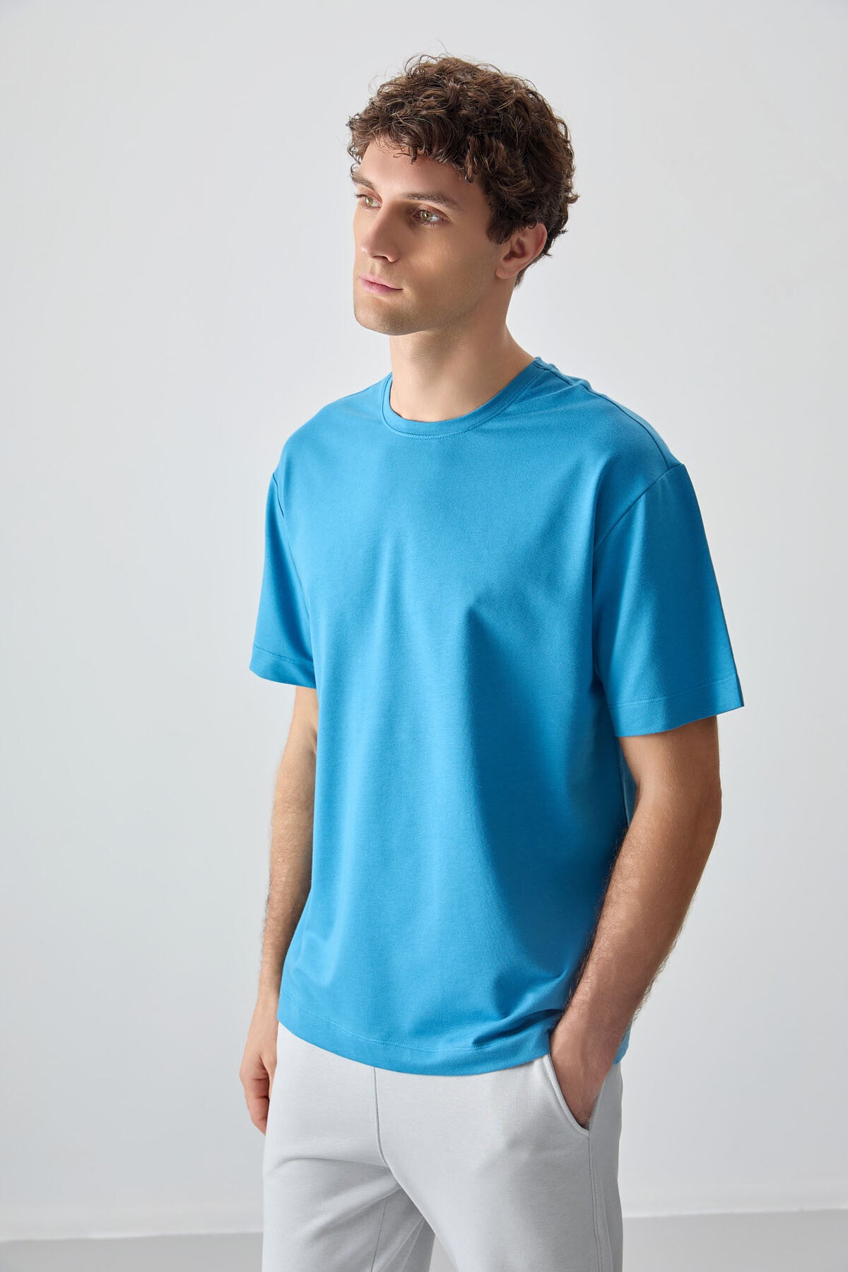Image of Petrol Mavi Pamuklu Kalın Yumuşak Dokulu Oversize Fit Basic Erkek T-Shirt - 88377