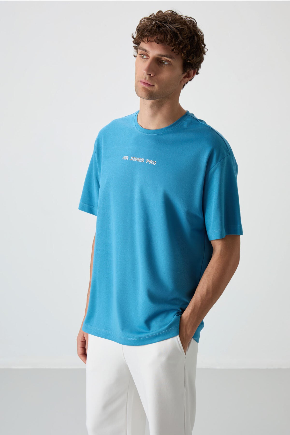 Image of Petrol Mavi Pamuklu Kalın Yüzeyi Dokulu Oversize Fit  Baskılı Erkek T-Shirt - 88364