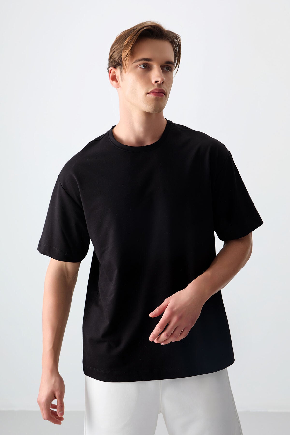 Image of Siyah Pamuklu Kalın Yumuşak Dokulu Oversize Fit Basic Erkek T-Shirt - 88377