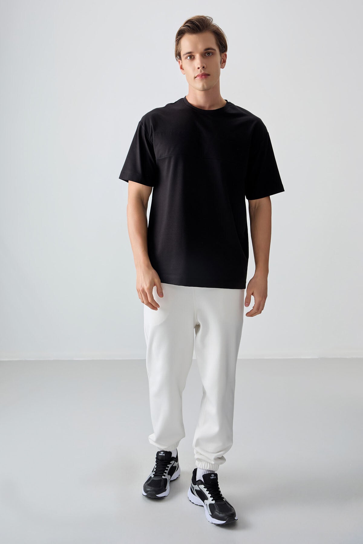 Image of Siyah Pamuklu Kalın Yumuşak Dokulu Oversize Fit Basic Erkek T-Shirt - 88378