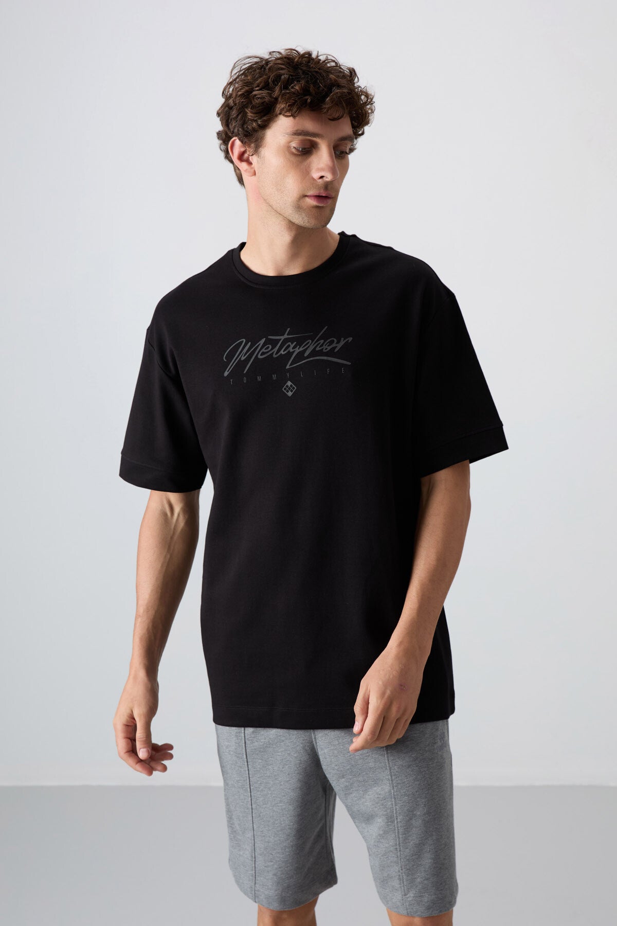 Image of Siyah Pamuklu Kalın Yumuşak Dokulu Oversize Fit Baskılı Erkek T-Shirt - 88320