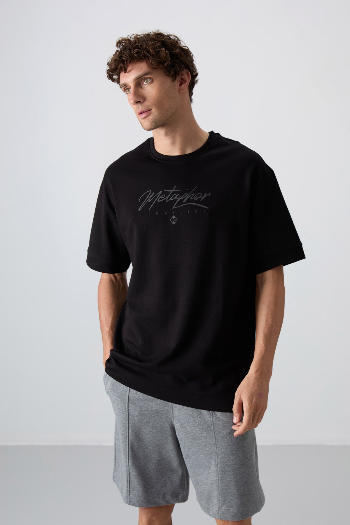 Image of Siyah Pamuklu Kalın Yumuşak Dokulu Oversize Fit Baskılı Erkek T-Shirt - 88320