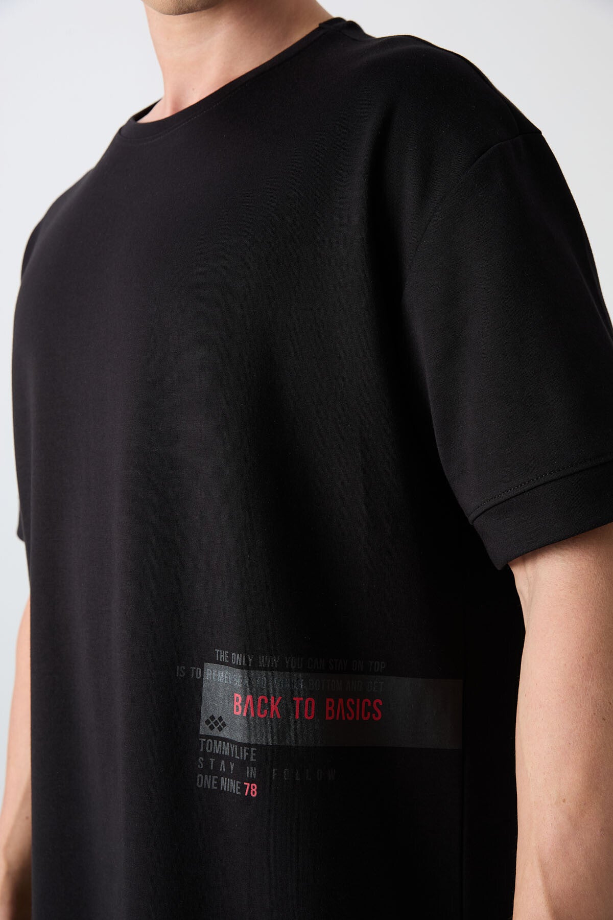 Image of Siyah Pamuklu Kalın Yumuşak Dokulu Oversize Fit Baskılı Erkek T-Shirt - 88322