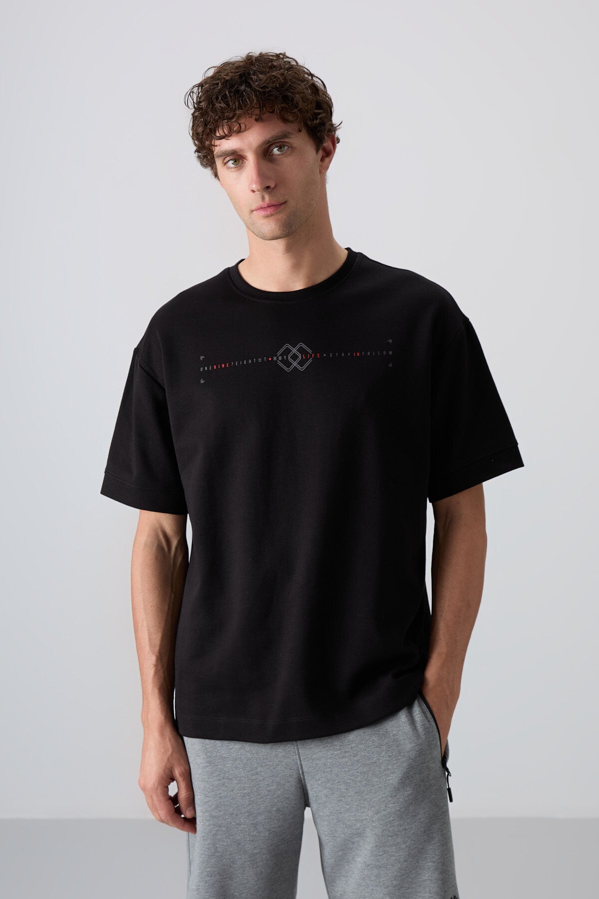 Image of Siyah Pamuklu Kalın Yumuşak Dokulu Oversize Fit Baskılı Erkek T-Shirt - 88323