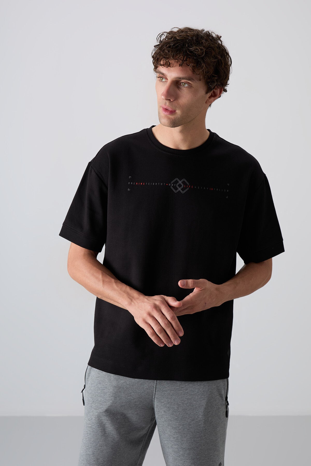 Image of Siyah Pamuklu Kalın Yumuşak Dokulu Oversize Fit Baskılı Erkek T-Shirt - 88323