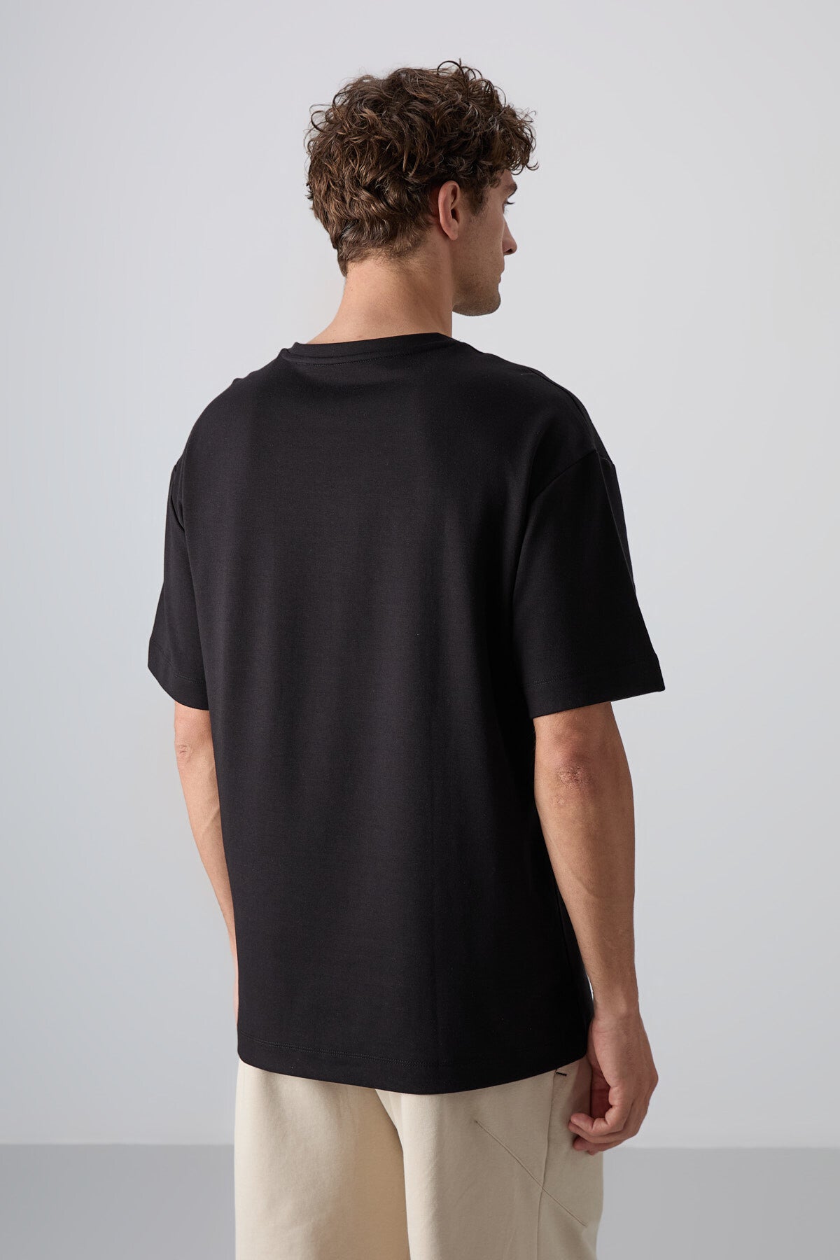 Image of Siyah Pamuklu Kalın Yumuşak Dokulu Oversize Fit Baskılı Erkek T-Shirt - 88325