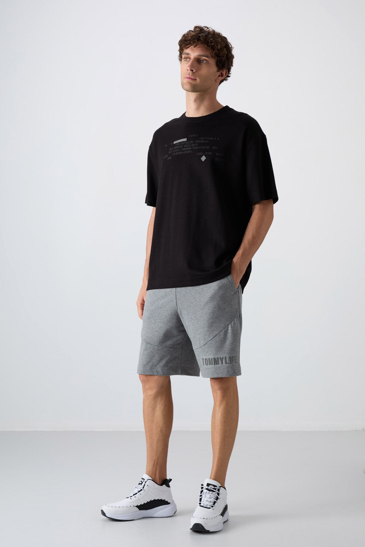 Image of Siyah Pamuklu Kalın Yumuşak Dokulu Oversize Fit Baskılı Erkek T-Shirt - 88326