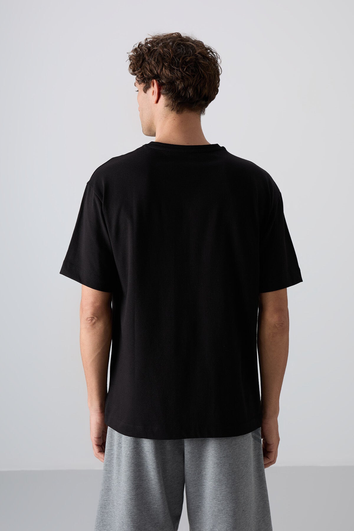 Image of Siyah Pamuklu Kalın Yumuşak Dokulu Oversize Fit Baskılı Erkek T-Shirt - 88328