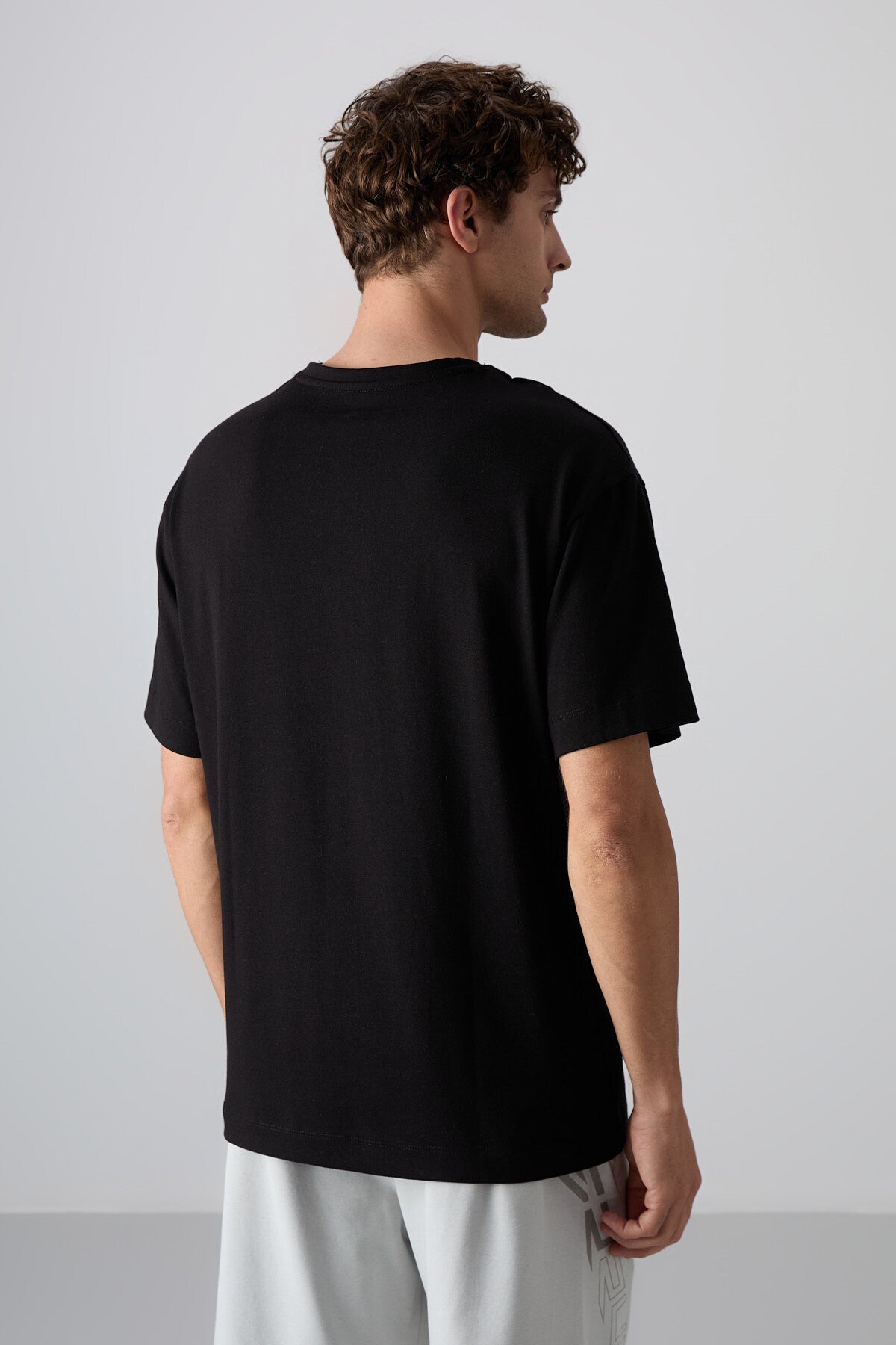 Image of Siyah Pamuklu Kalın Yumuşak Dokulu Oversize Fit Baskılı Erkek T-Shirt - 88329