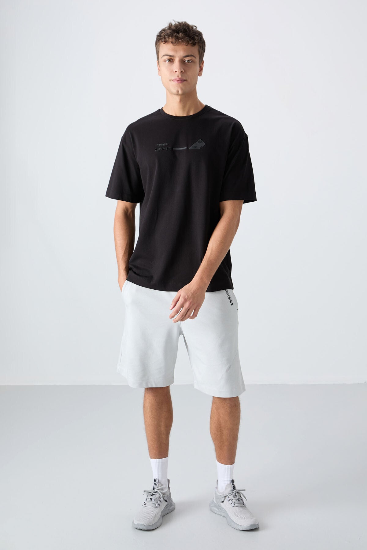 Image of Siyah Pamuklu Kalın Yumuşak Dokulu Oversize Fit Baskılı Erkek T-Shirt - 88330