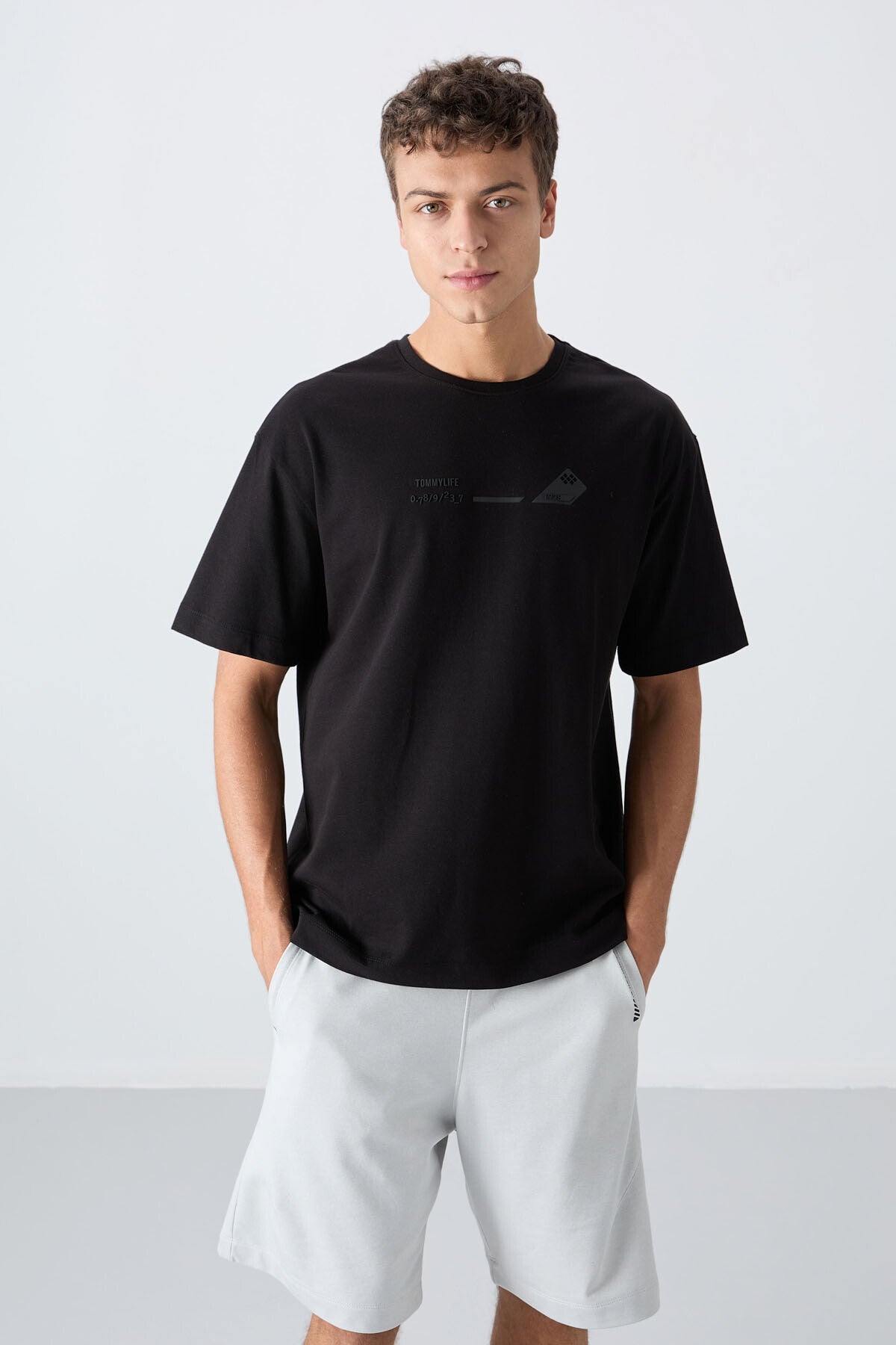 Image of Siyah Pamuklu Kalın Yumuşak Dokulu Oversize Fit Baskılı Erkek T-Shirt - 88330