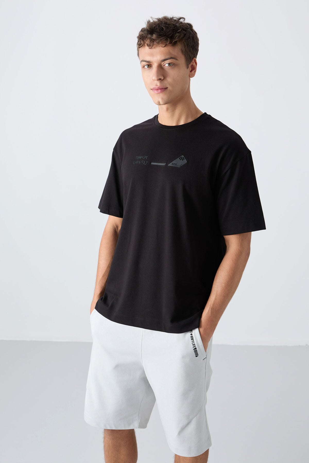 Image of Siyah Pamuklu Kalın Yumuşak Dokulu Oversize Fit Baskılı Erkek T-Shirt - 88330