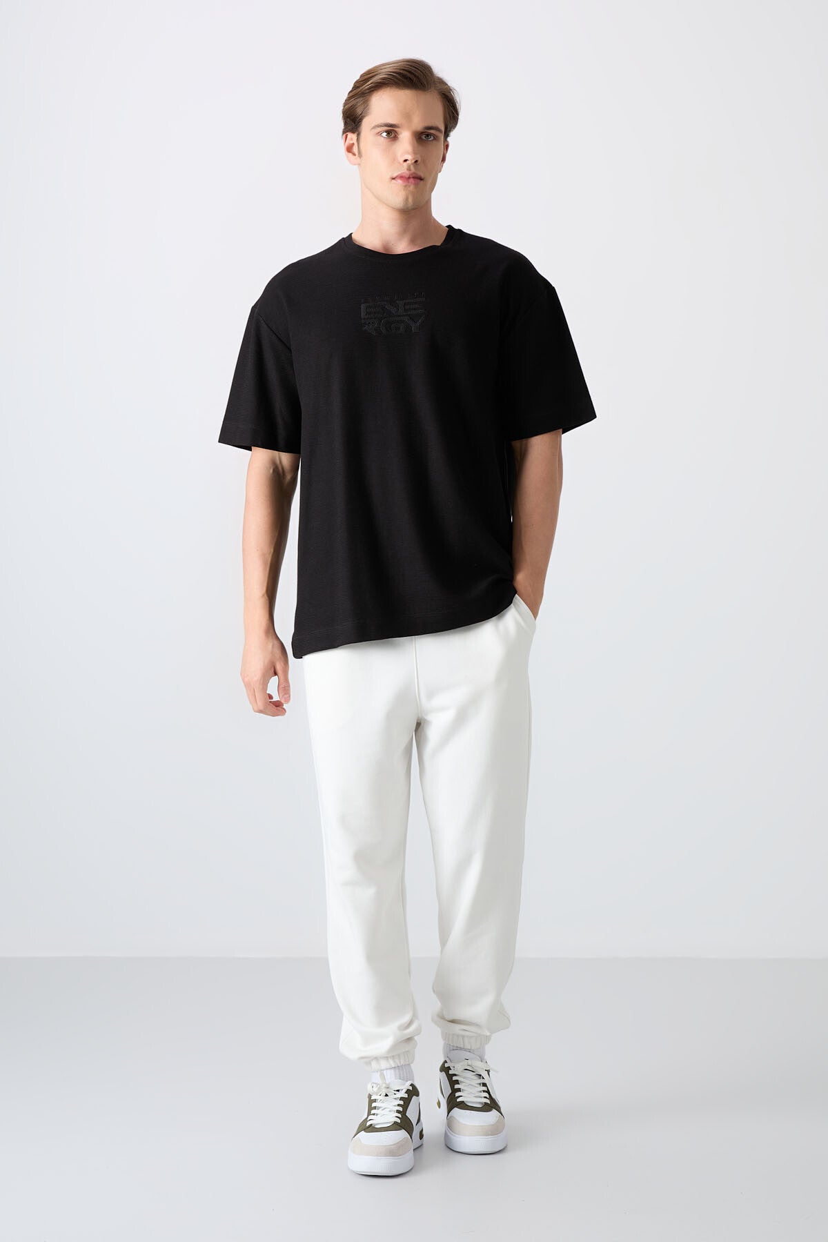 Image of Siyah Pamuklu Kalın Yüzeyi Dokulu Oversize Fit Baskılı Erkek T-Shirt - 88336