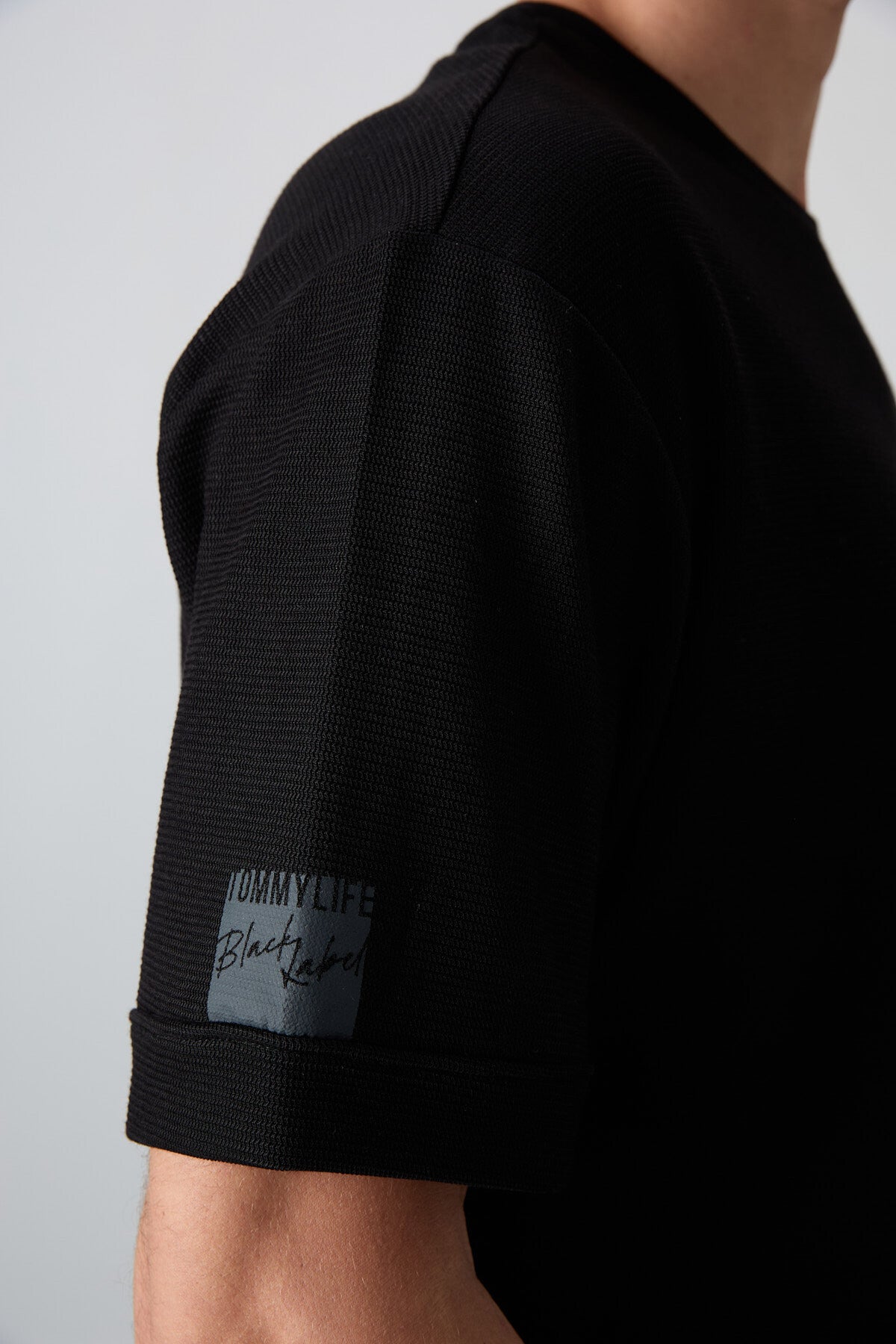 Image of Siyah Pamuklu Kalın Yüzeyi Dokulu Oversize Fit Basic Erkek T-Shirt - 88339