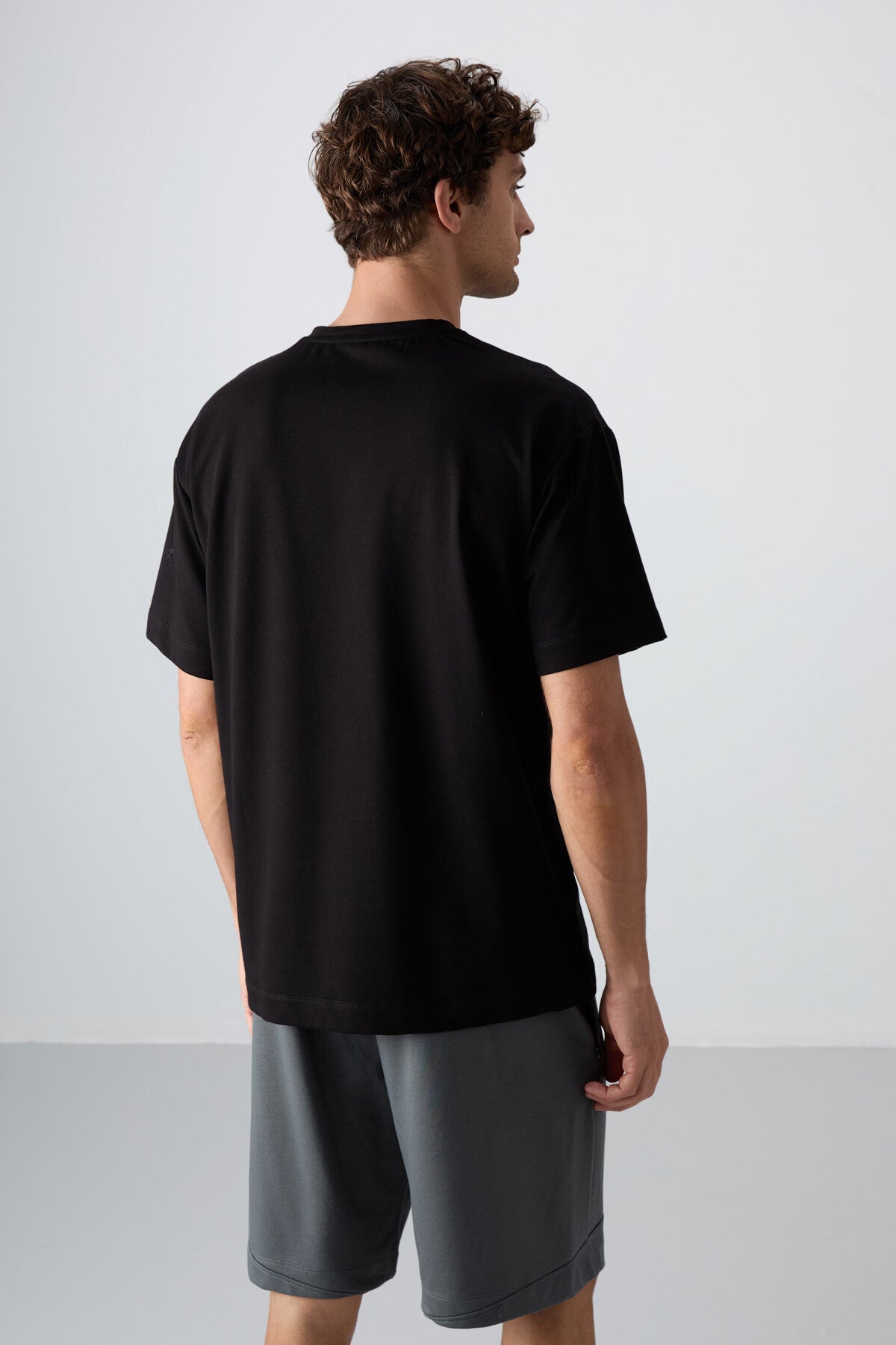 Image of Siyah Pamuklu Kalın Yumuşak Dokulu Oversize Fit Baskılı Erkek T-Shirt - 88343
