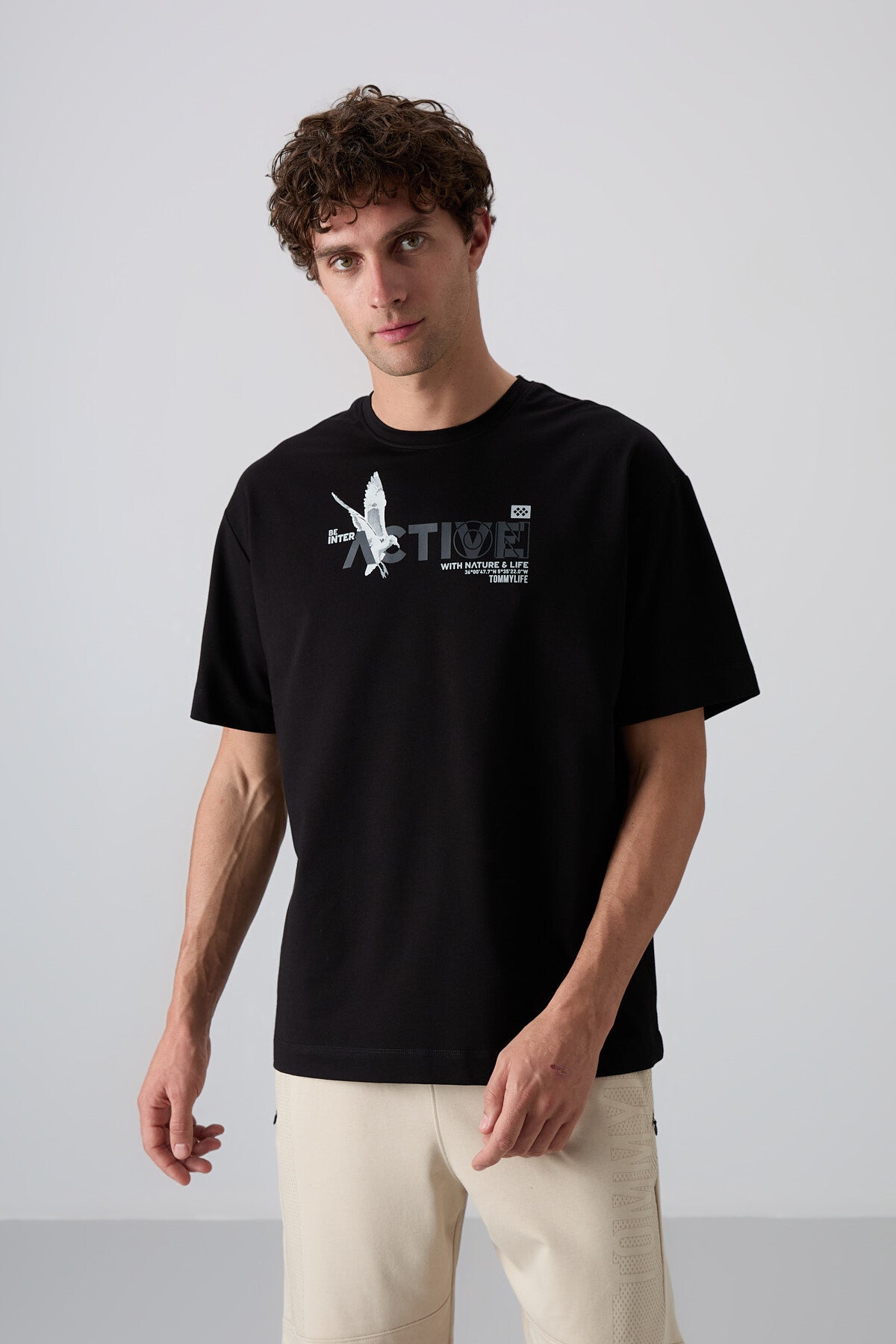 Image of Siyah Pamuklu Kalın Yumuşak Dokulu Oversize Fit Baskılı Erkek T-Shirt - 88344