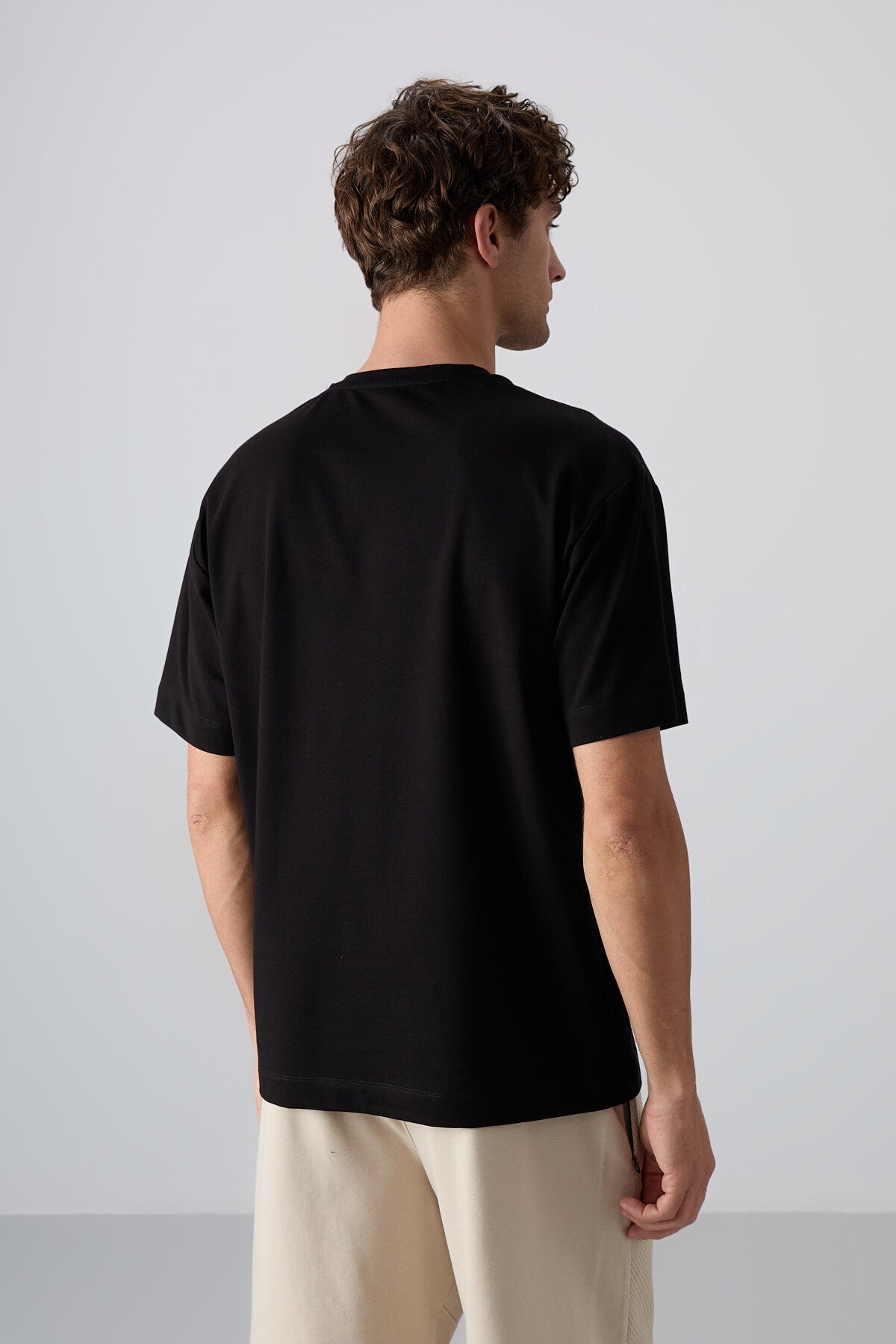 Image of Siyah Pamuklu Kalın Yumuşak Dokulu Oversize Fit Baskılı Erkek T-Shirt - 88344