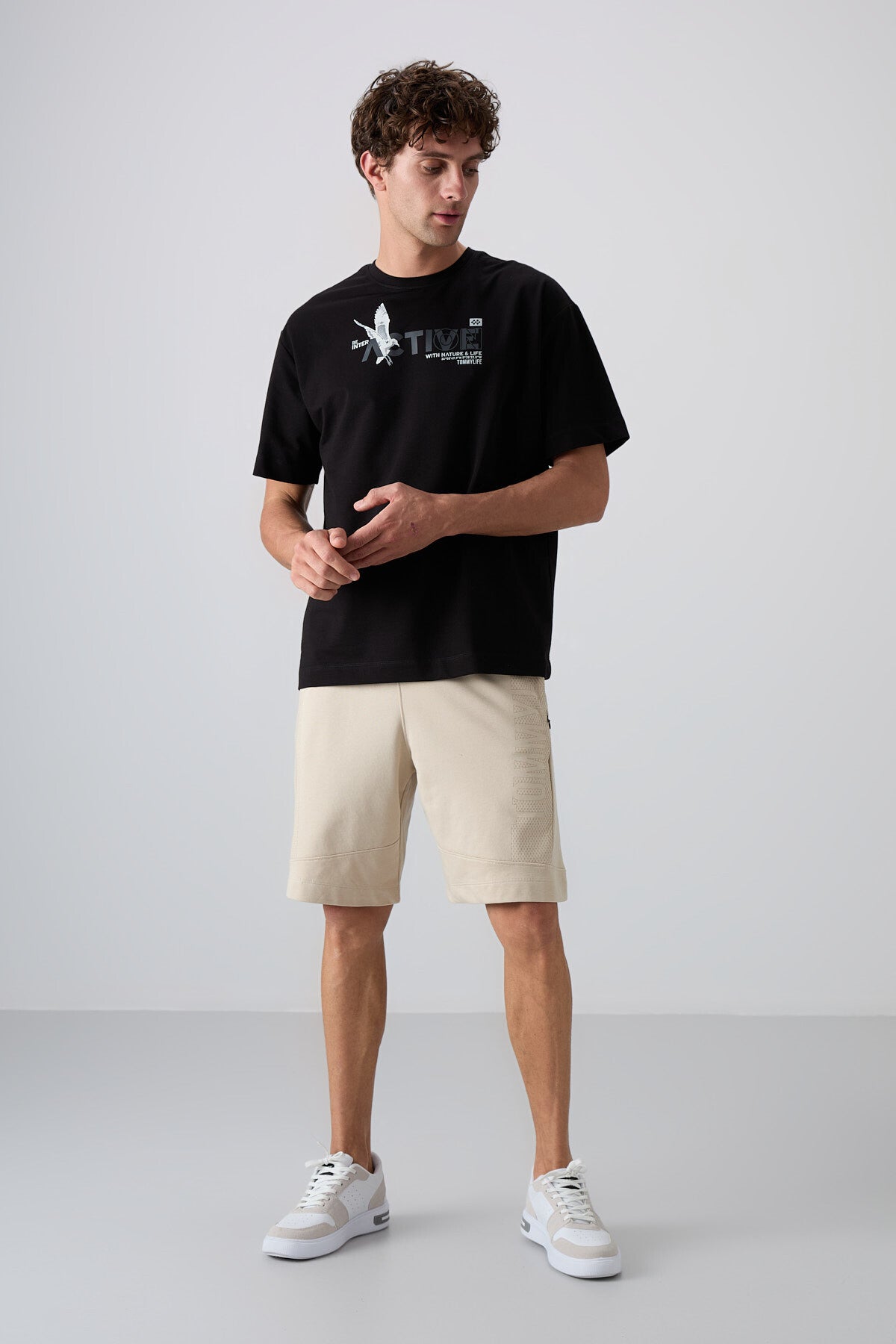 Image of Siyah Pamuklu Kalın Yumuşak Dokulu Oversize Fit Baskılı Erkek T-Shirt - 88344